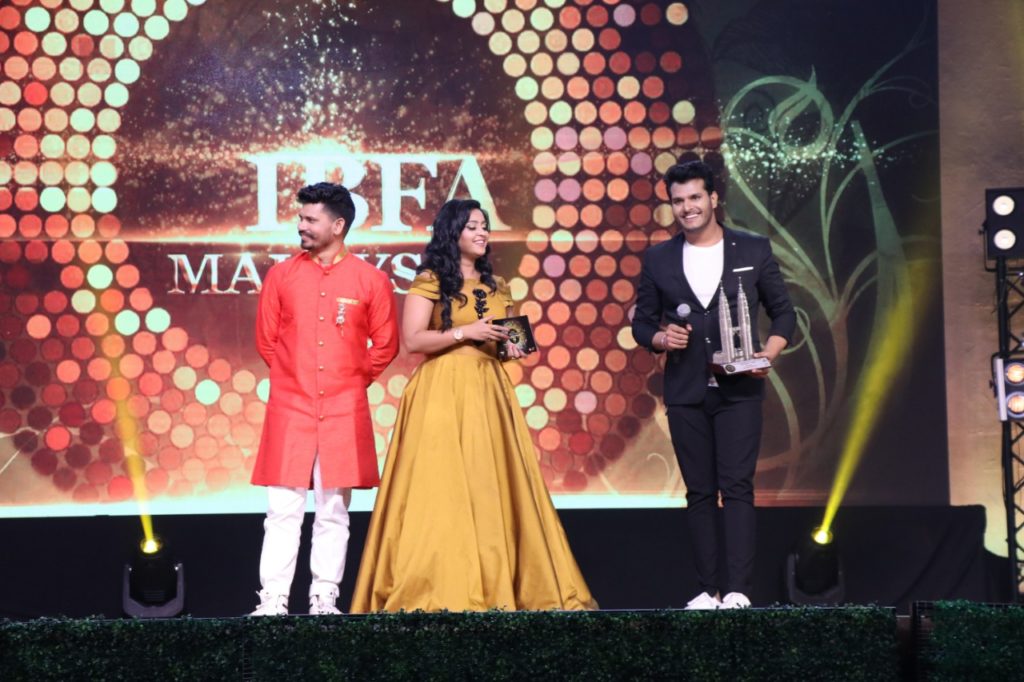 2b9889a7-d8aa-4f45-96df-a330e123fa55