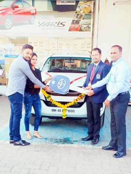 chandani singh with her car