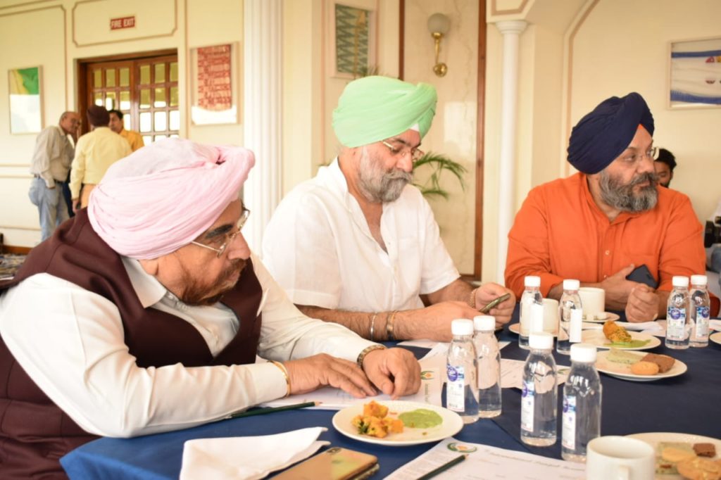 whatsapp-image-2019-05-10-at-16-28-11